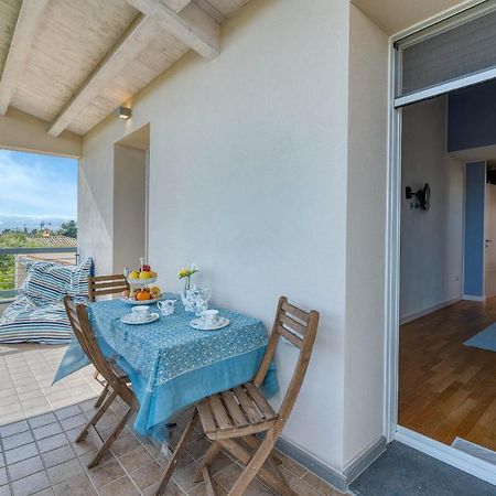 La Casa Degli Ulivi Appartamento In Villa Con Patio Quartu SantʼElena Exterior foto